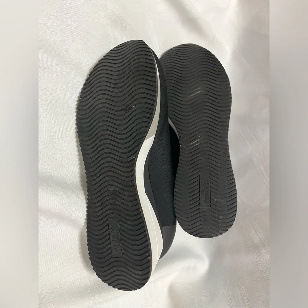 9.5 Alfani Walking Shoe - Picture 8 of 9